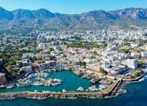 Кипр меняет правила въезда для невакцинированных украинцев