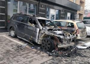 В Ужгороде сожгли авто дипломата