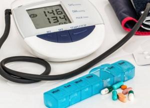 Врачи рассказали, почему нельзя пить таблетки от давления по утрам