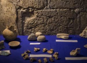 Археологи раскопали под Стеной Плача странные комнаты (фото)