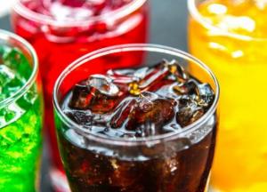 Специалисты назвали напиток, который вредит печени сильнее алкоголя