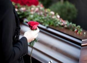 В Украине изменился порядок выплаты пособия на погребение