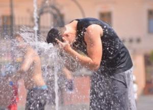 На выходных в Украине жара, на Западе - дожди