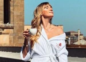 Без фотошопа: Леся Никитюк удивила фигурой в купальнике (фото)