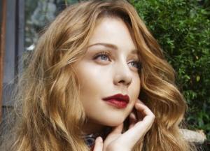 Тина Кароль показала пикантное фото в постели (фото)