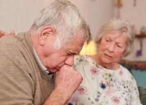 Перечислены симптомы пневмонии, возникающие до кашля