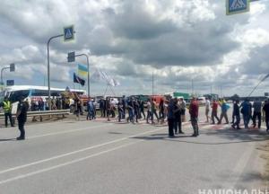 На Житомирщине трассу Киев-Чоп перекрыли протестующие (фото)