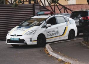 В Киеве из окна 13 этажа выпала 14-летняя девочка