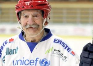 Умер старейший хоккеист мира