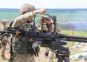 Сутки на Донбассе: много обстрелов, ранен боец ВСУ