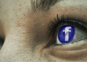 Facebook уличили в подглядывании за пользователями iPhone (видео)