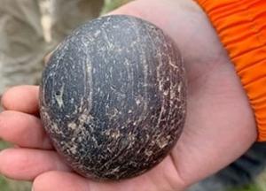 Ученые обнаружили на Оркнейских островах странные шары из камня