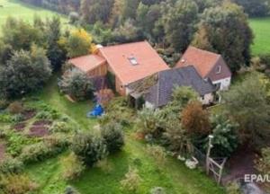 Ждали конца света: семья с детьми 9 лет жила в подвале в Голландии