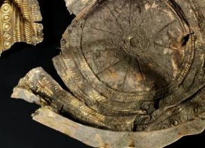Археологи нашли золотую чашу возрастом 3000 лет