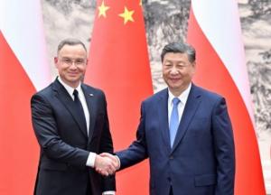 Китай по-своєму готовий відігравати роль у врегулюванні "української кризи" - Сі Цзіньпін