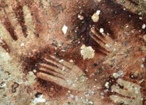 Археологи обнаружили доисторические наскальные рисунки возрастом около 65 тысяч лет