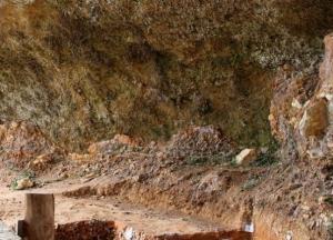 Ученые нашли загадочное захоронение ребенка, которому 40 тысяч лет