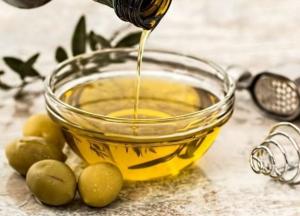 Медики назвали неожиданную пользу оливкового масла