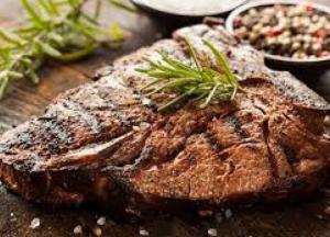 Медики назвали продукты, которые старят кожу