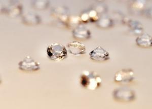 Ювелирный бренд Pandora переходит на искусственные бриллианты