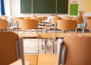 МОН просит школы отказаться от выпускных и последних звонков