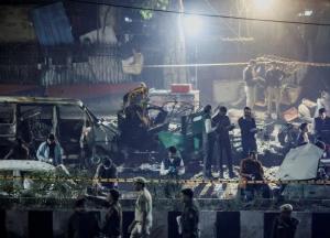 Теракт у Нью-Делі: вибухнуло авто на "червоному" світлофорі, 13 загиблих, 24 поранених, все у вогні (відео)