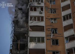 У Києві дрон поцілив прямо у 22-поверхівку, серед постраждалих - вагітна жінка: відео прильоту