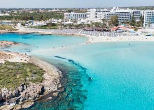 Кипр ужесточили правила для туристов