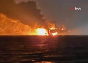 У Чорному морі горять два російські танкери «тіньового флоту» – ЗМІ