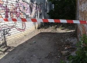 В Николаеве во дворе дома нашли разлитую ртуть (фото)