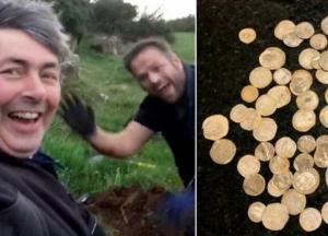Британец нашел клад золотых монет, помогая другу искать потерянное обручальное кольцо