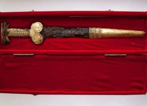 В Запорожье отреставрировали меч времен скифов