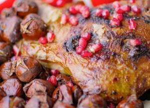 Диетологи объяснили, как не набрать лишний вес за праздники