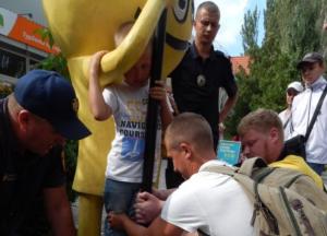 В Херсонской области мальчик застрял в рекламном сооружении (фото)