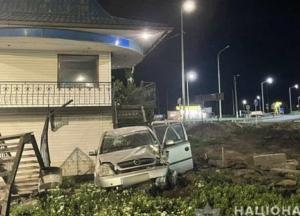В Черкасской области авто на скорости влетело в пост полиции (фото)