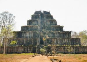 Ученые раскрыли тайну древнего города с пирамидой смерти