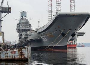 У російському Мурманську горить крейсер "Адмірал Кузнєцов": що відомо (фото)