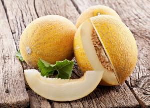Диетологи назвали неожиданные свойства дыни