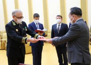 Путин наградил Ким Чен Ына медалью (фото)