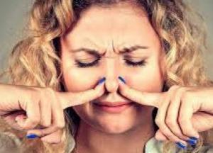 Медики назвали продукты, которые провоцируют неприятный запах от тела