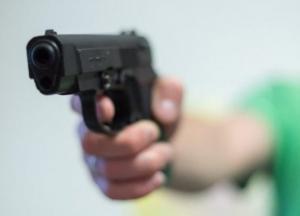 В Киеве мужчина поругался с женой и застрелил ее