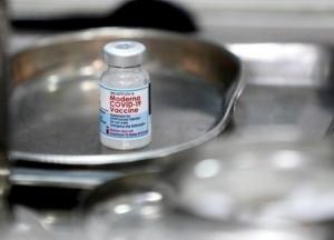 В составе вакцины Moderna выявили примеси