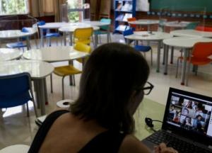В Украине ввели бесплатную компьютерную помощь для учителей
