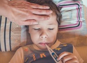 Названы симптомы постковида у детей