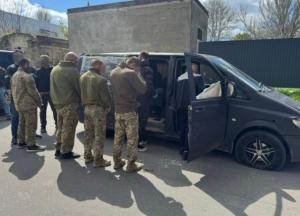 В Одесі затримали групу осіб за викрадення людини: серед фігурантів — четверо працівників ТЦК