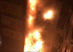 В Днепре горел крупный торговый центр (видео)