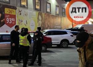 В Киеве конфликт из-за девушки обернулся массовой дракой и ограблением