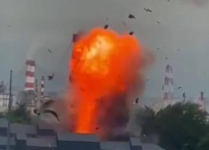 Російська ППО спалила один з найбільших торгових центрів Москви: відео моменту