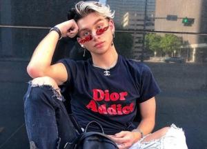 Умер популярный 17-летний бьюти-блогер