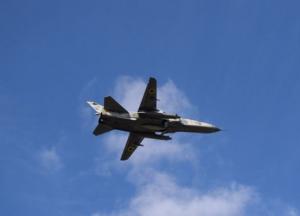 Украинские Су-24 из тактической авиации провели учения в непогоду